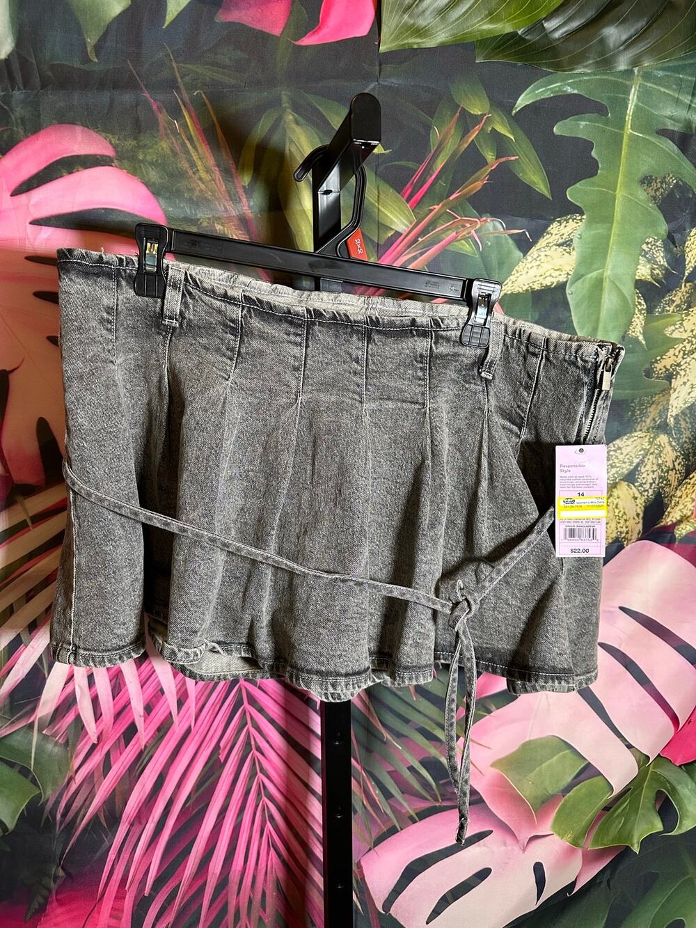 Wild fable size 14 mini skort